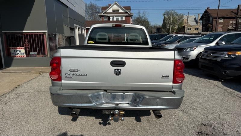 Dodge Dakota SLT Quad Cab 4WD 2006