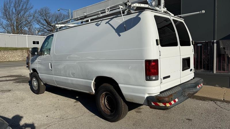 Ford Econoline E-250 2009