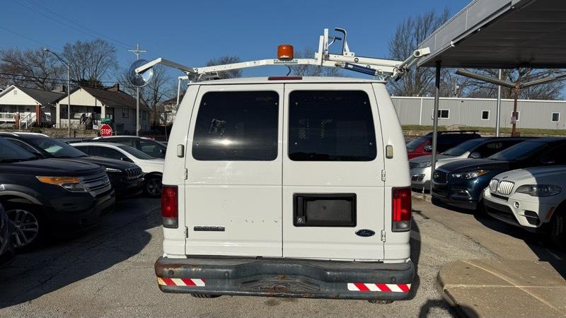 Ford Econoline E-250 2009