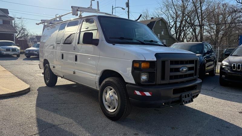 Ford Econoline E-250 2009