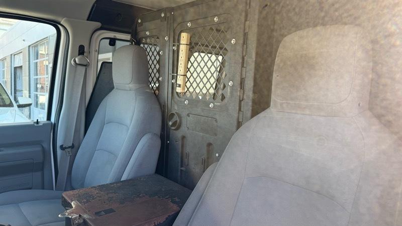 Ford Econoline E-250 2009