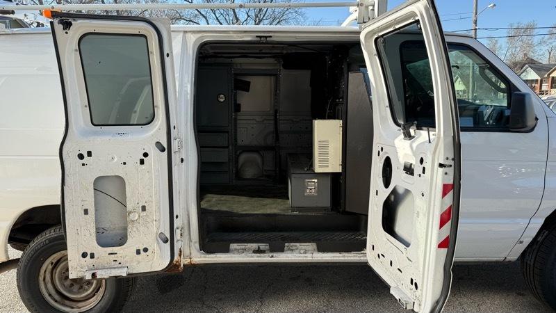 Ford Econoline E-250 2009