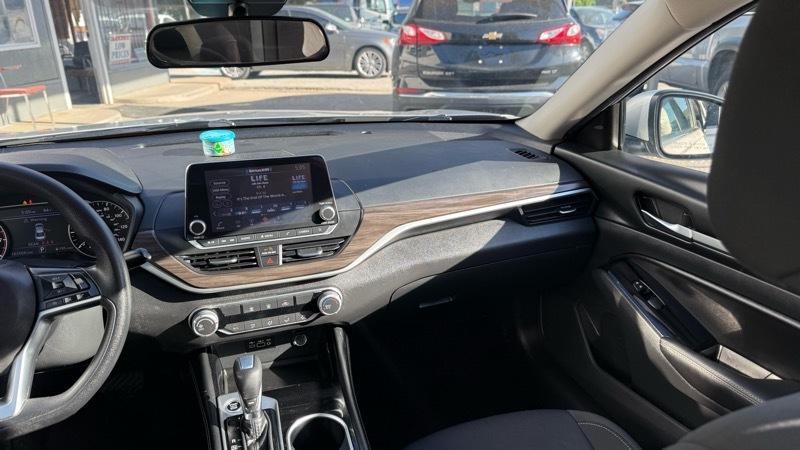 Nissan Altima 2.5 SV 2023