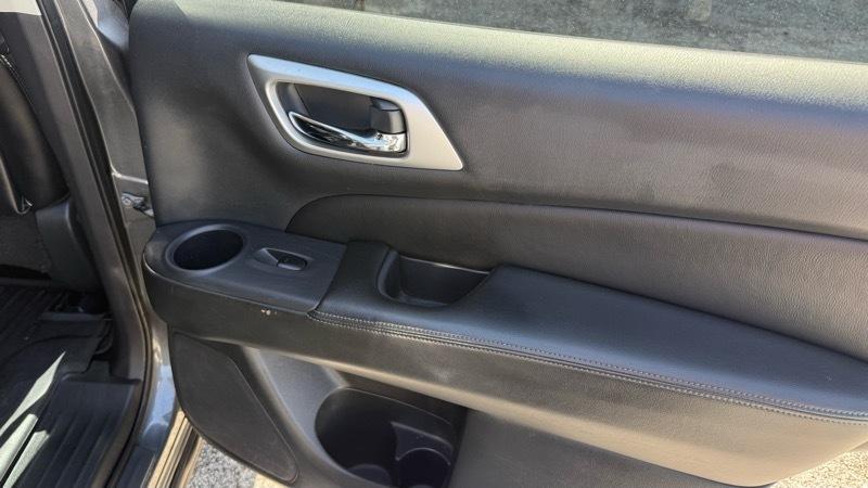 Nissan Pathfinder SL 2WD 2019