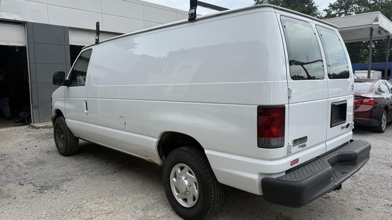Ford Econoline E-350 Super Duty 2012