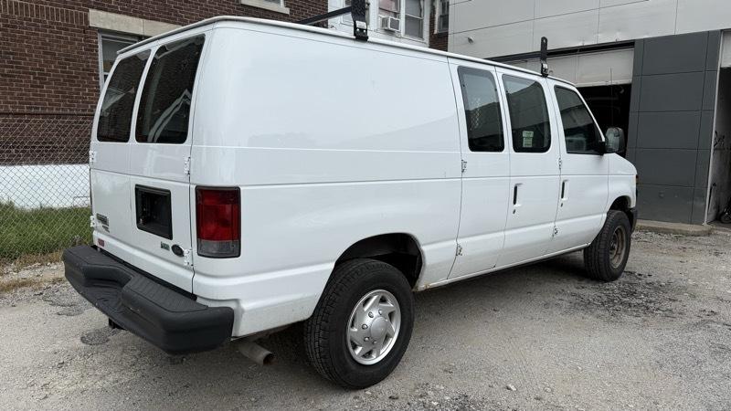 Ford Econoline E-350 Super Duty 2012