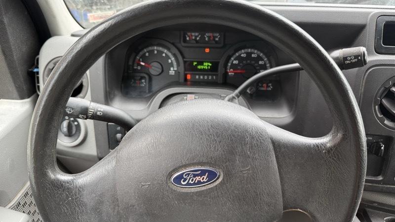 Ford Econoline E-350 Super Duty 2012