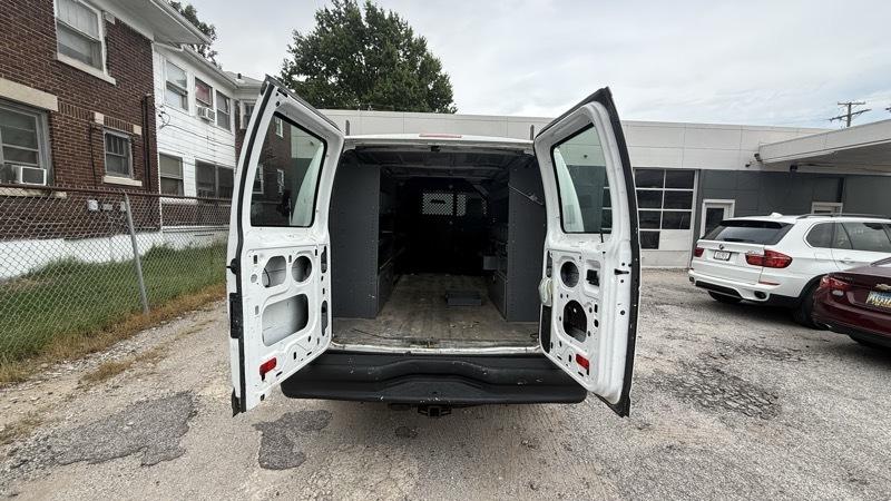 Ford Econoline E-350 Super Duty 2012