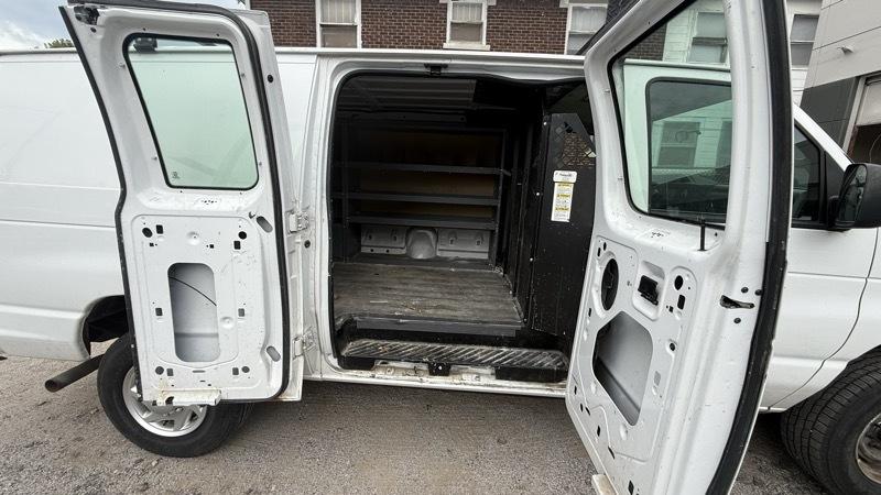 Ford Econoline E-350 Super Duty 2012