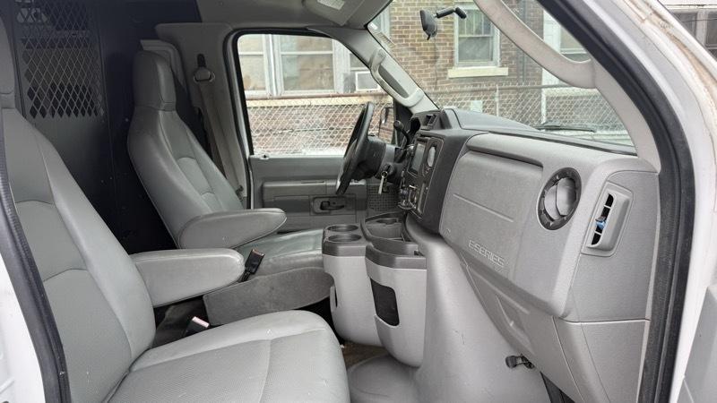 Ford Econoline E-350 Super Duty 2012