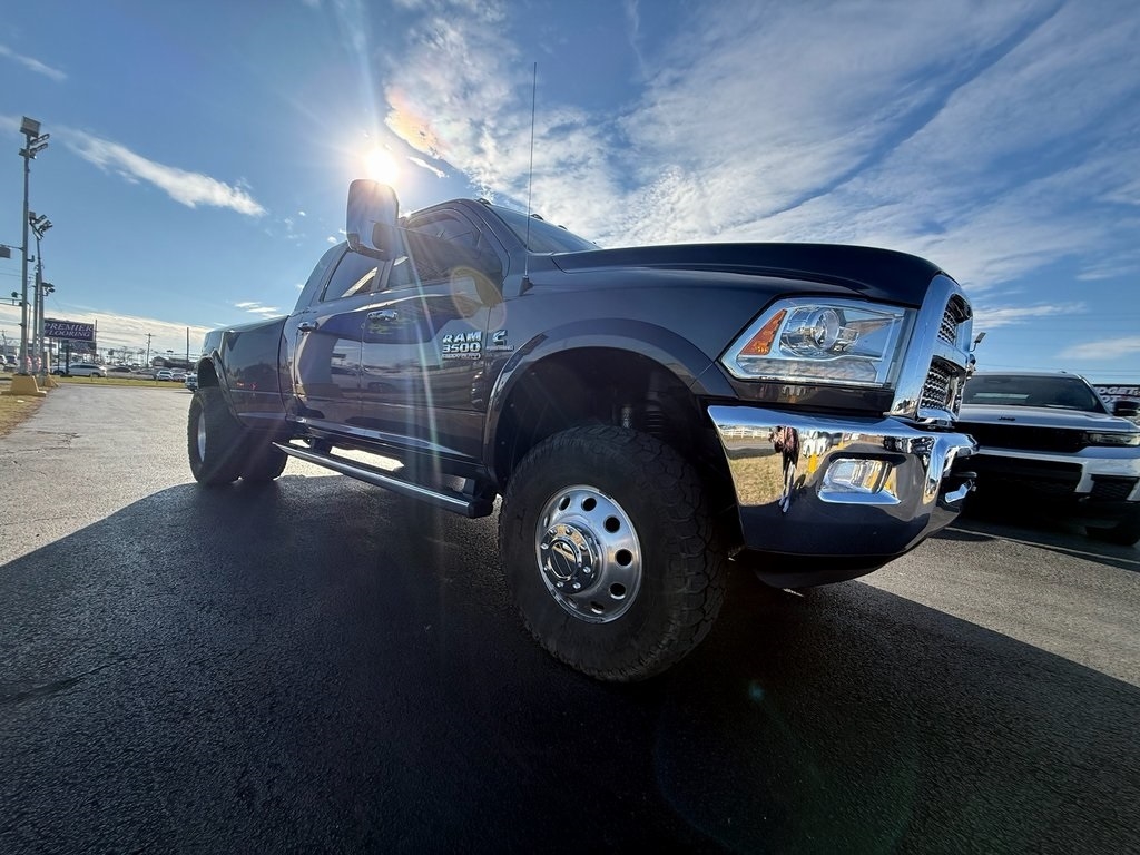 RAM 3500 Laramie Mega Cab 4WD DRW 2015