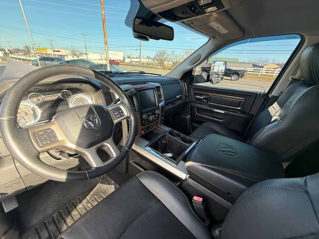RAM 3500 Laramie Mega Cab 4WD DRW 2015