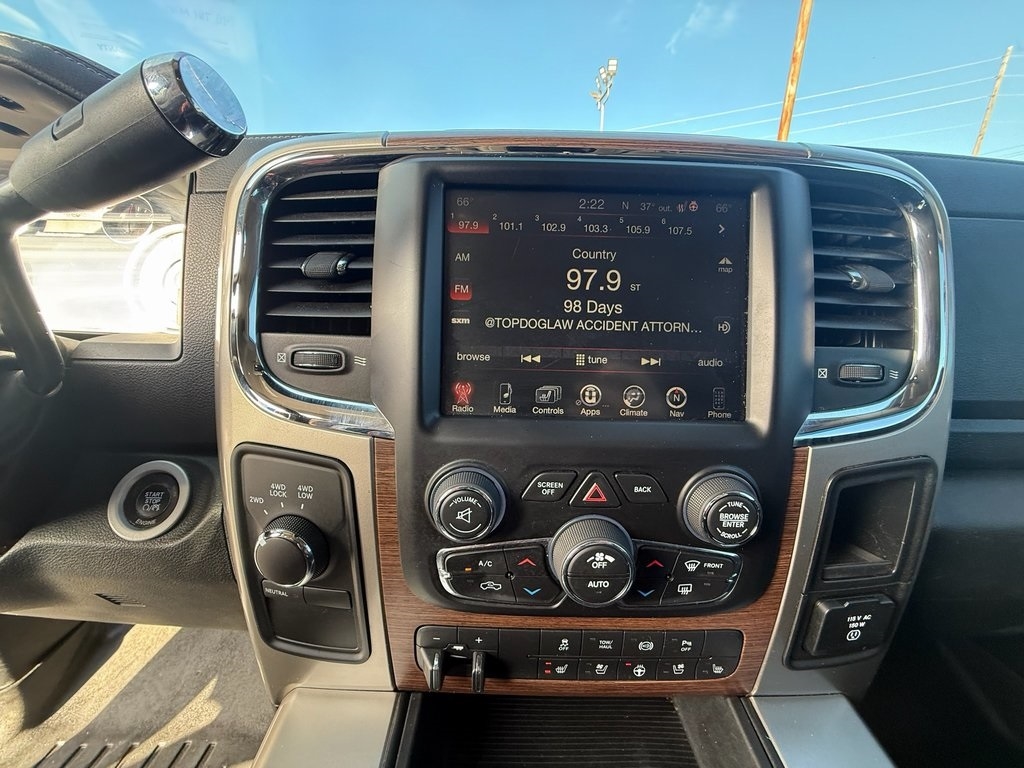 RAM 3500 Laramie Mega Cab 4WD DRW 2015
