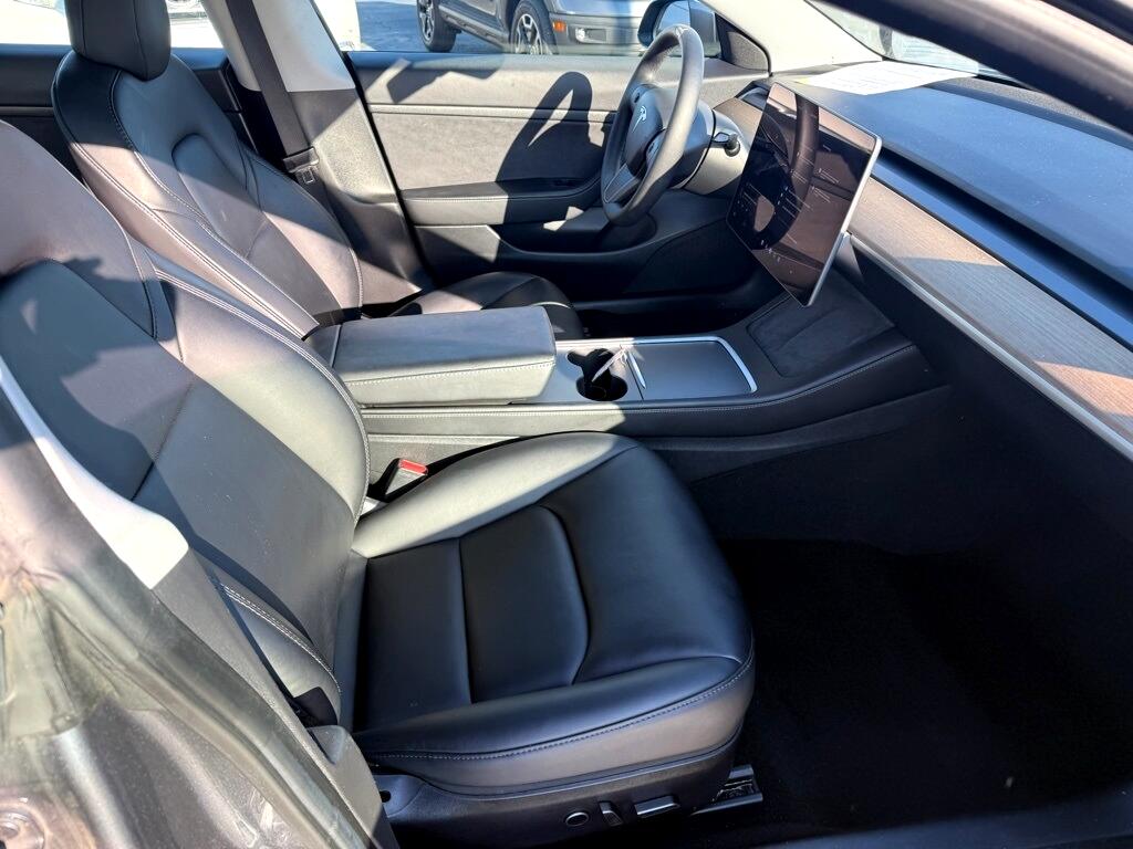 2021 Tesla Model 3 Standard Range Plus photo 15