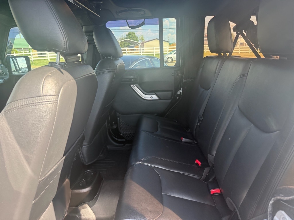 Jeep Wrangler Unlimited Sahara 4WD 2013 Jeep Wrangler Unlimited Sahara 4WD 2013