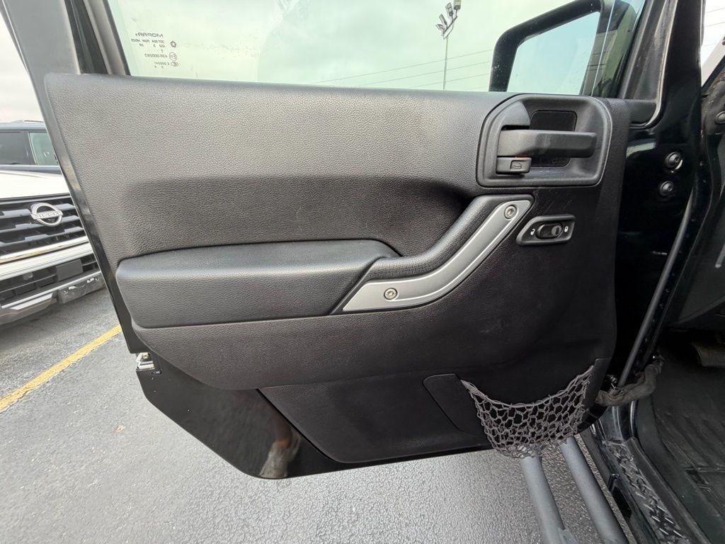 Jeep Wrangler Unlimited Sahara 4WD 2013