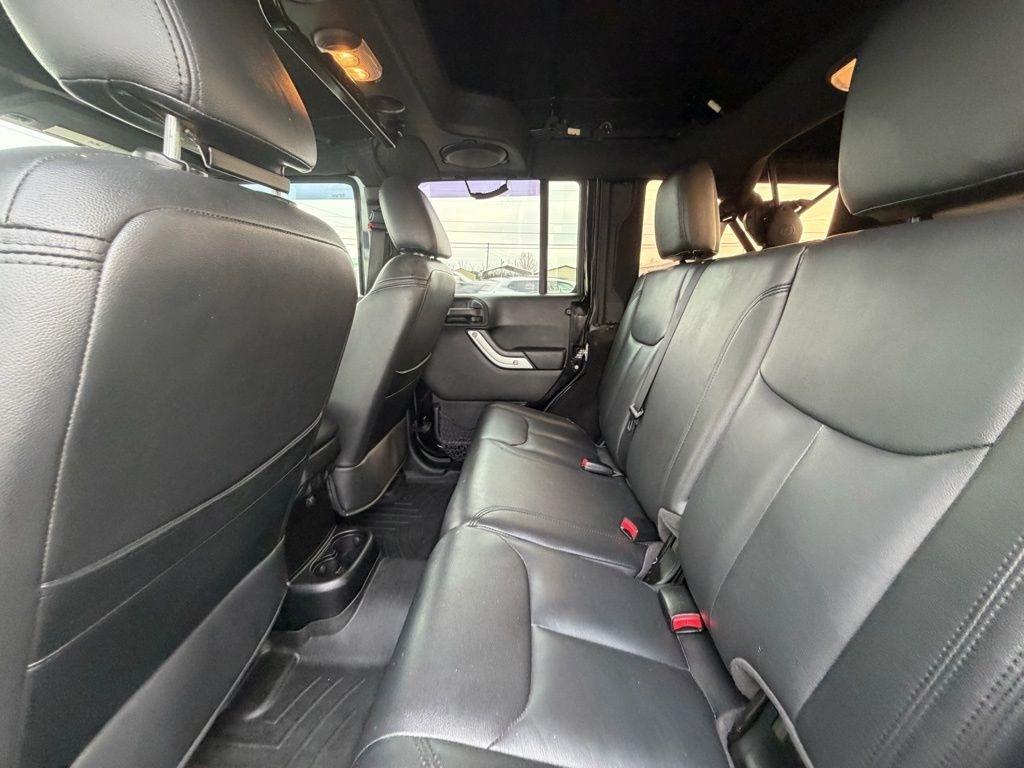 Jeep Wrangler Unlimited Sahara 4WD 2013