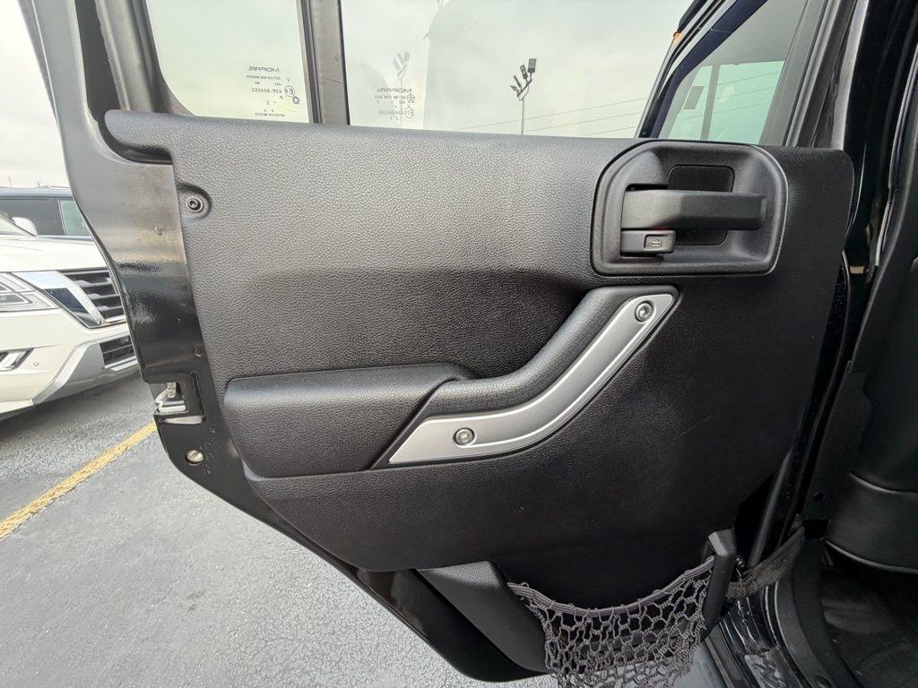 Jeep Wrangler Unlimited Sahara 4WD 2013