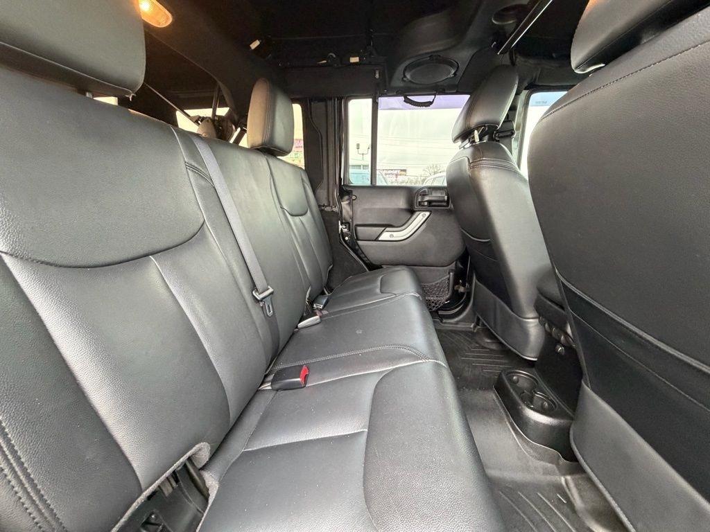 Jeep Wrangler Unlimited Sahara 4WD 2013