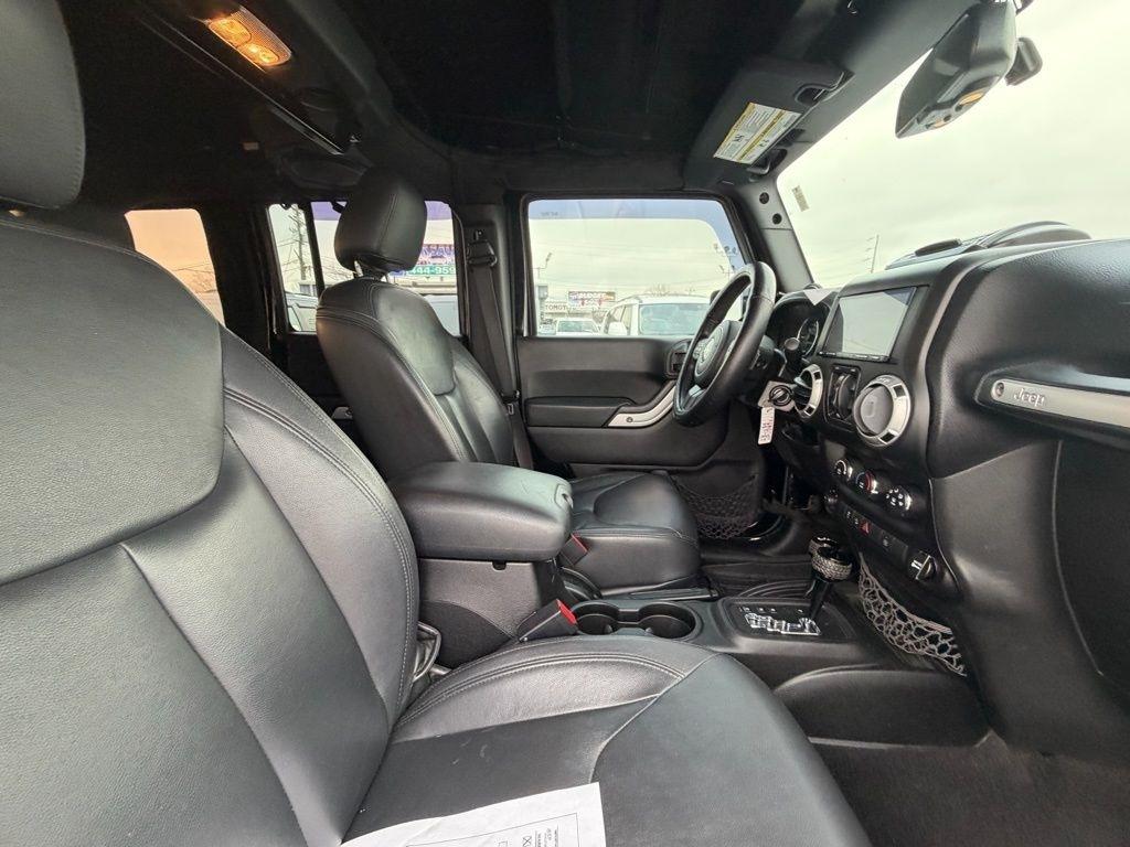 Jeep Wrangler Unlimited Sahara 4WD 2013