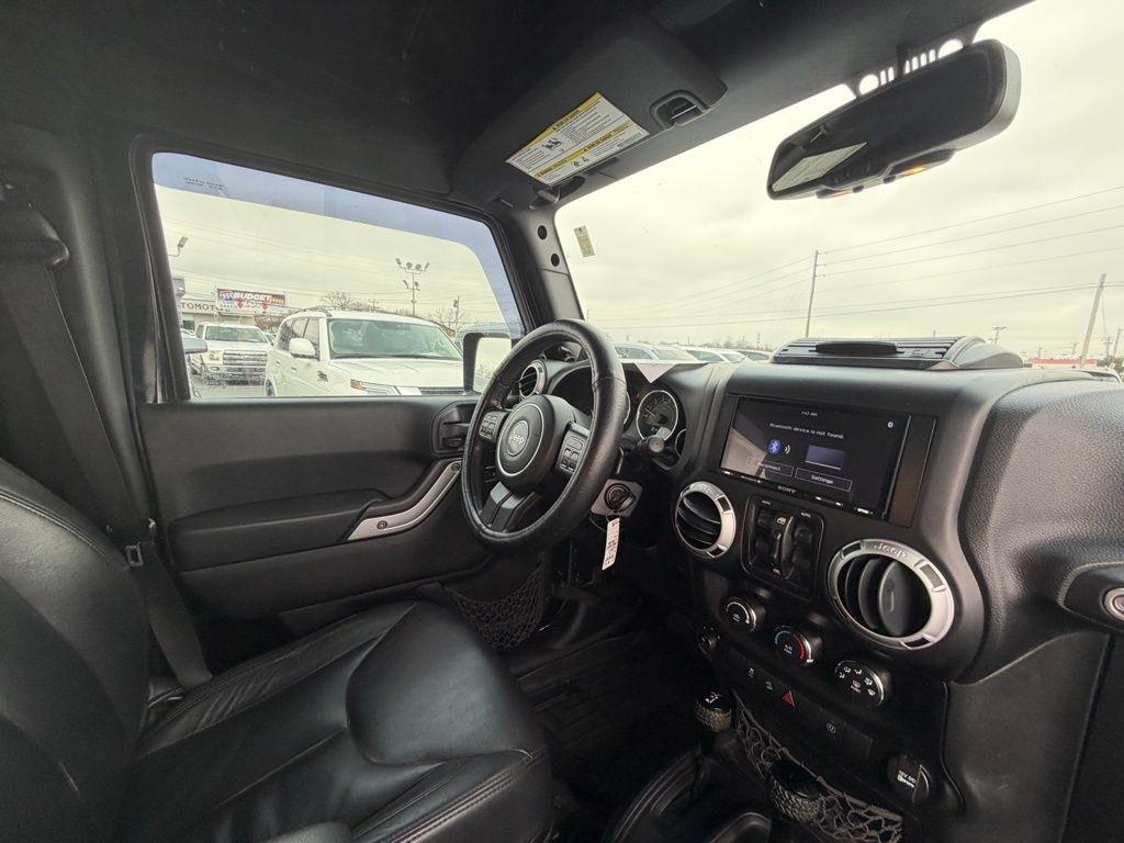 Jeep Wrangler Unlimited Sahara 4WD 2013