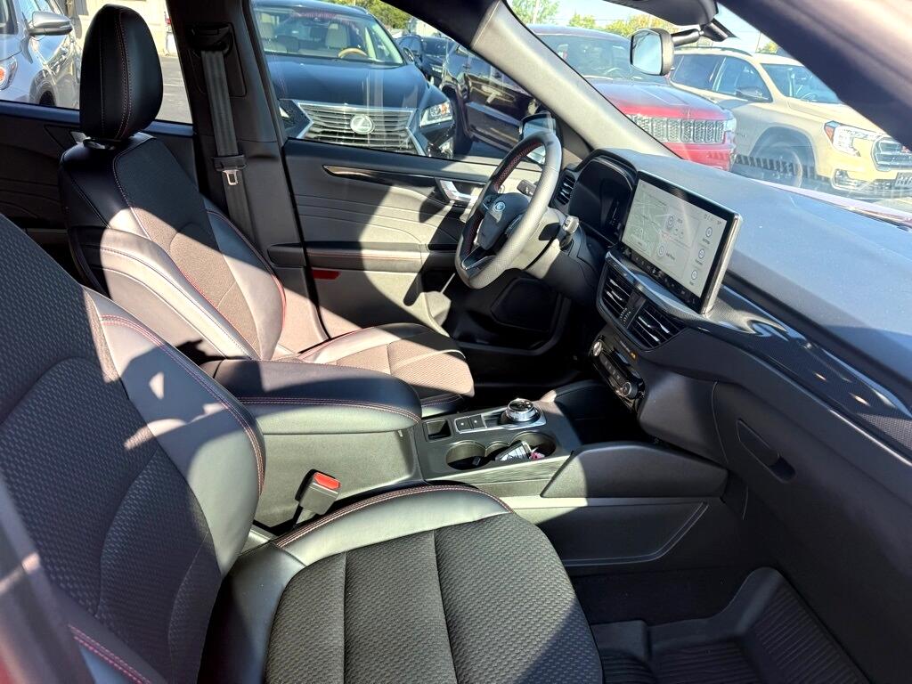 2023 Ford Escape ST-Line photo 13