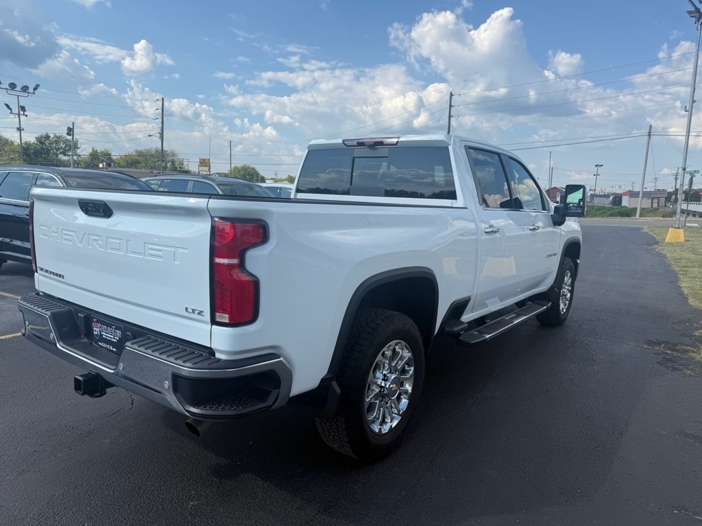 2025 Chevrolet Silverado 2500HD LTZ photo 2