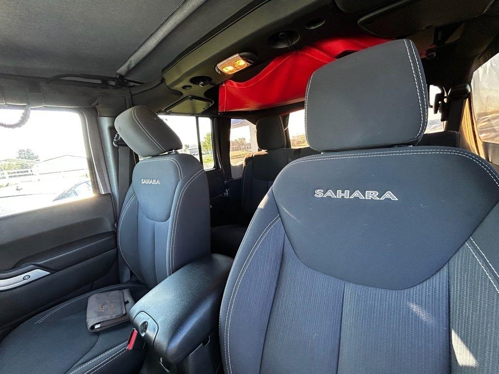 Jeep Wrangler Unlimited Sahara 4WD 2016