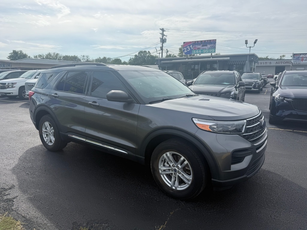 2022 Ford Explorer XLT photo 2