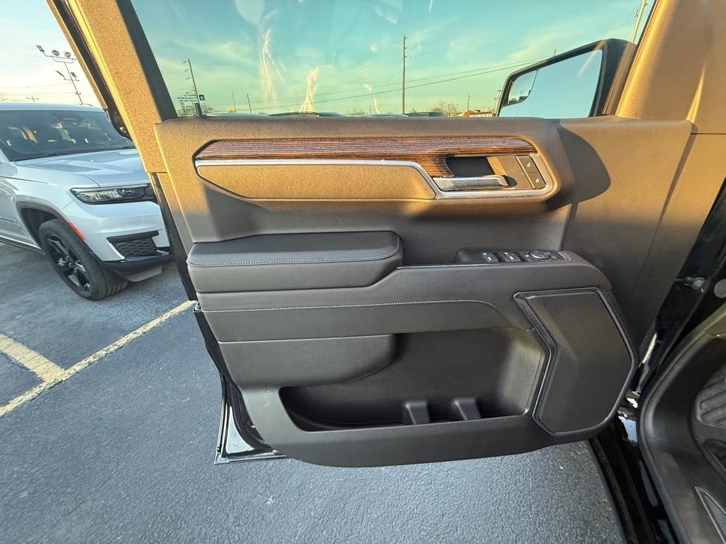 GMC Sierra 1500 Elevation Double Cab 4WD 2025