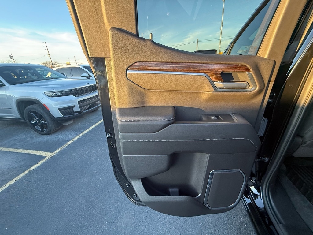 GMC Sierra 1500 Elevation Double Cab 4WD 2025