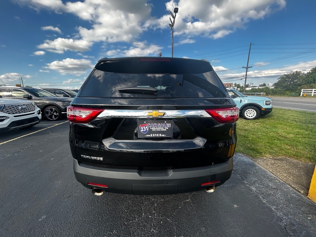 2018 Chevrolet Traverse LS photo 2