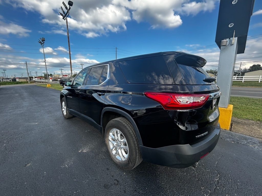 2018 Chevrolet Traverse LS photo 3