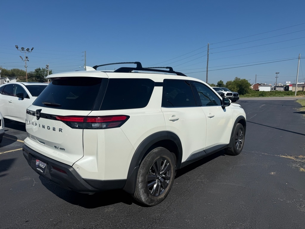2024 Nissan Pathfinder SV photo 3