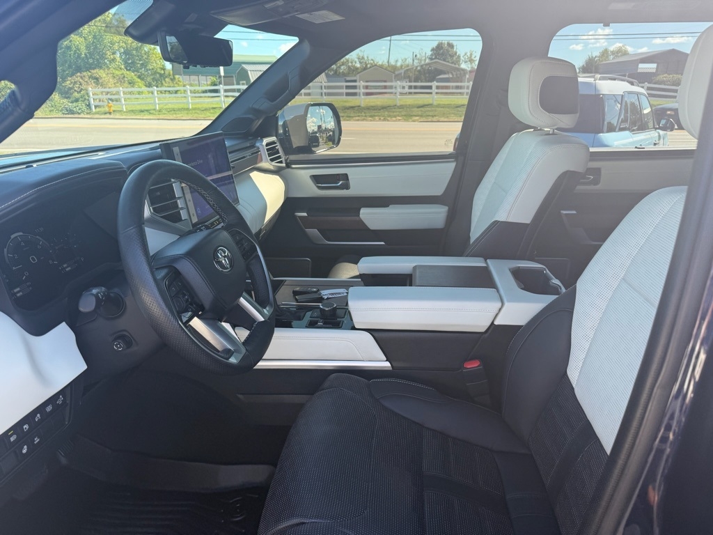 2023 Toyota Sequoia Capstone photo 8