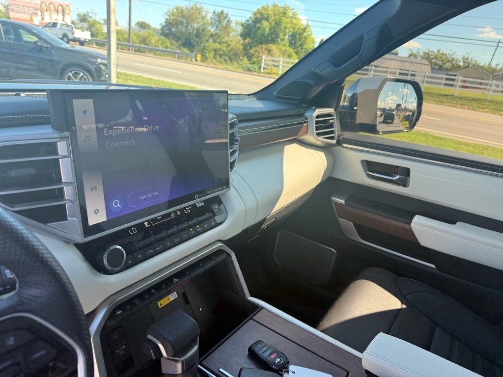 2023 Toyota Sequoia Capstone photo 9