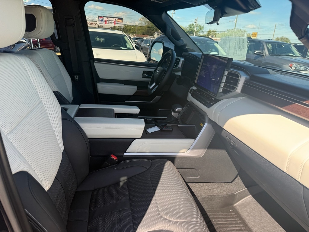 2023 Toyota Sequoia Capstone photo 14
