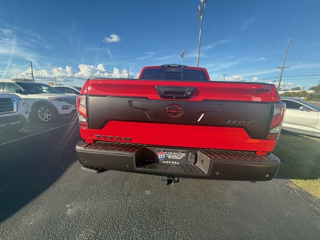 2024 Nissan Titan PRO-4X Crew Cab photo 3