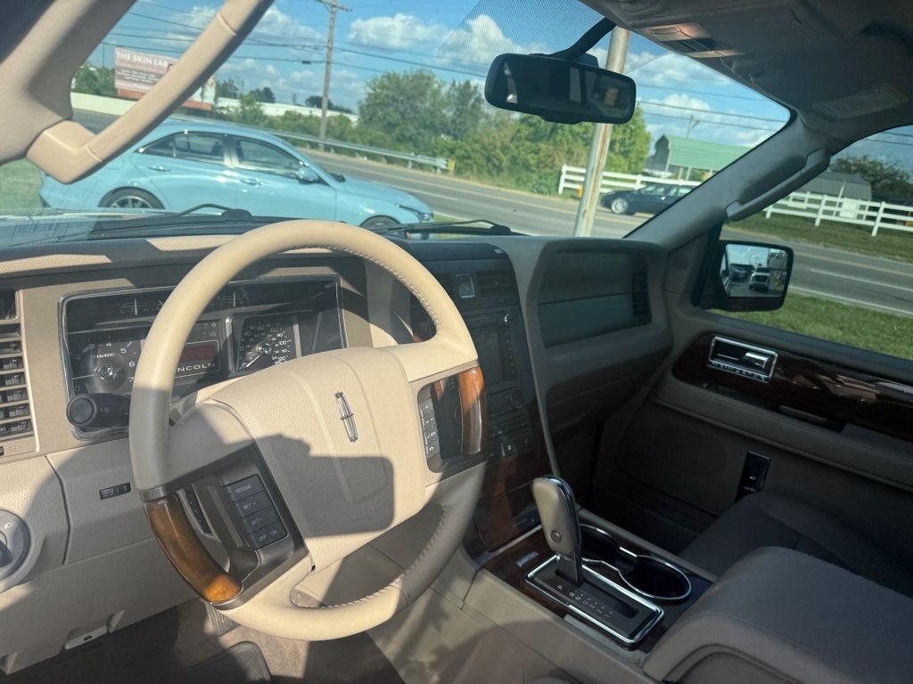2012 Lincoln Navigator photo 10