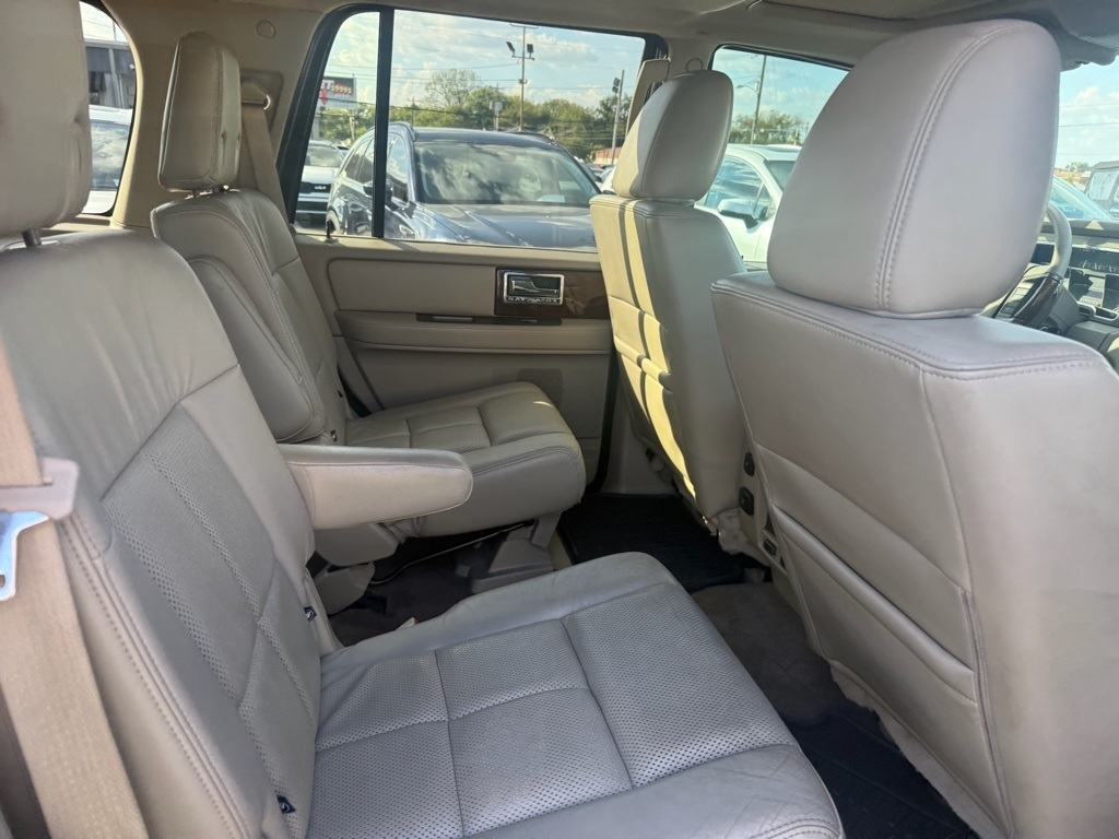 2012 Lincoln Navigator photo 13