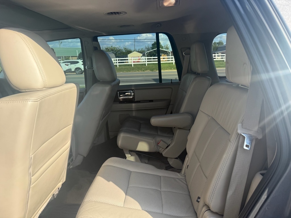 2012 Lincoln Navigator photo 14