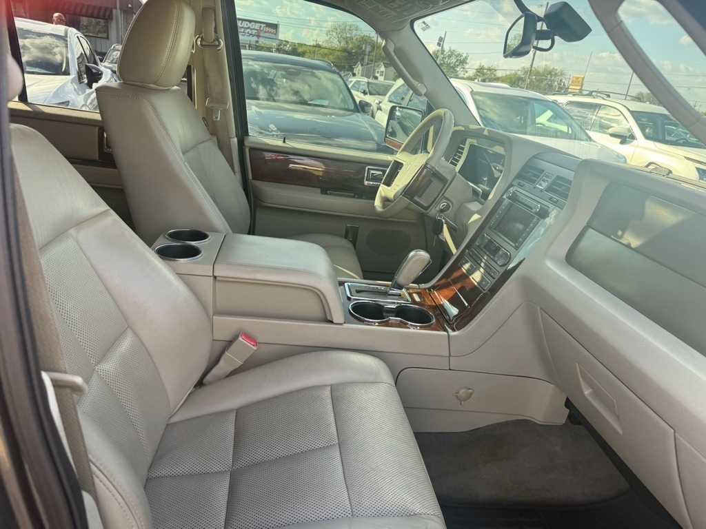 2012 Lincoln Navigator photo 15