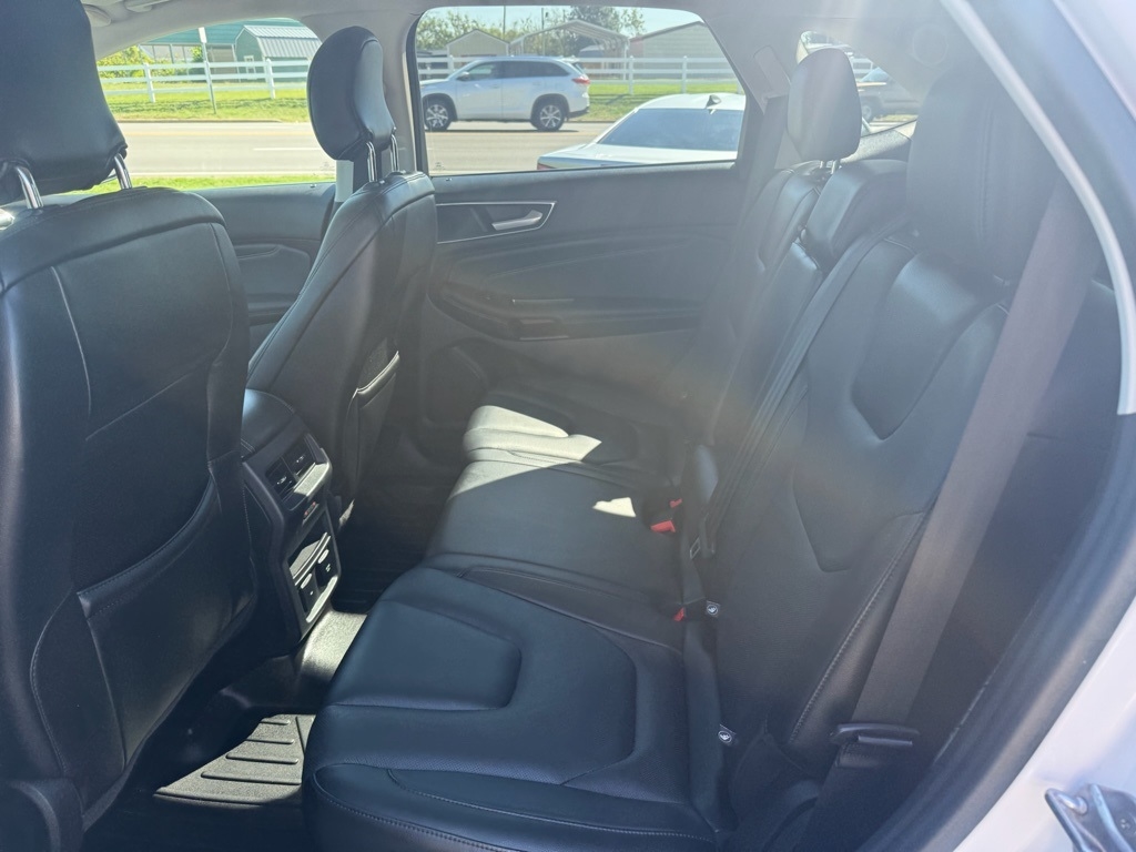 2016 Ford Edge Titanium photo 15