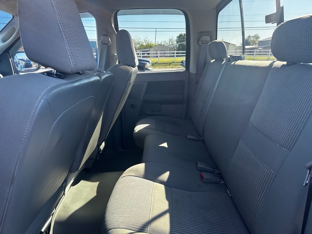Dodge Ram 1500 SLT Quad Cab 2WD 2006 Dodge Ram 1500 SLT Quad Cab 2WD 2006