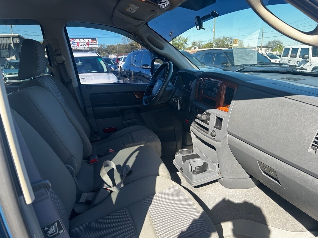 Dodge Ram 1500 SLT Quad Cab 2WD 2006 Dodge Ram 1500 SLT Quad Cab 2WD 2006