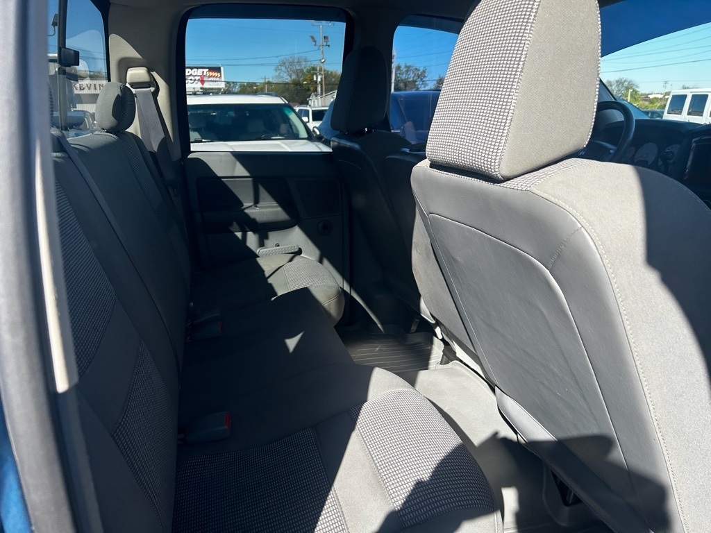 Dodge Ram 1500 SLT Quad Cab 2WD 2006 Dodge Ram 1500 SLT Quad Cab 2WD 2006