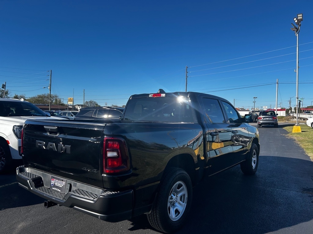 RAM 1500 Tradesman Crew Cab SWB 4WD 2025 RAM 1500 Tradesman Crew Cab SWB 4WD 2025