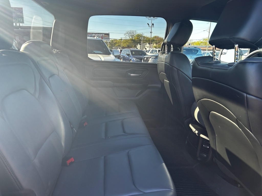 RAM 1500 Tradesman Crew Cab SWB 4WD 2025 RAM 1500 Tradesman Crew Cab SWB 4WD 2025