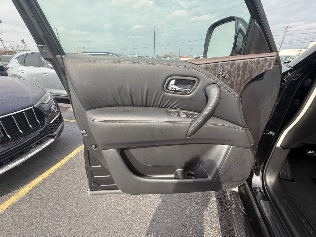 Nissan Armada Platinum AWD 2024