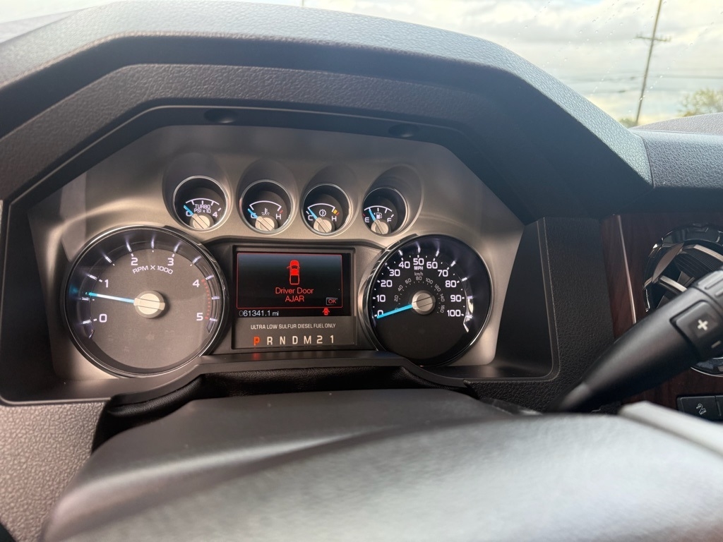 Ford F-250 SD Lariat Crew Cab 4WD 2016 Ford F-250 SD Lariat Crew Cab 4WD 2016